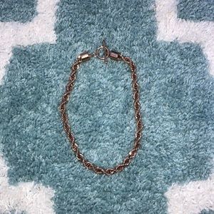 Gold necklace with really cute clasp in back